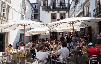 Going out for tapas in Compostela’s monumental district
